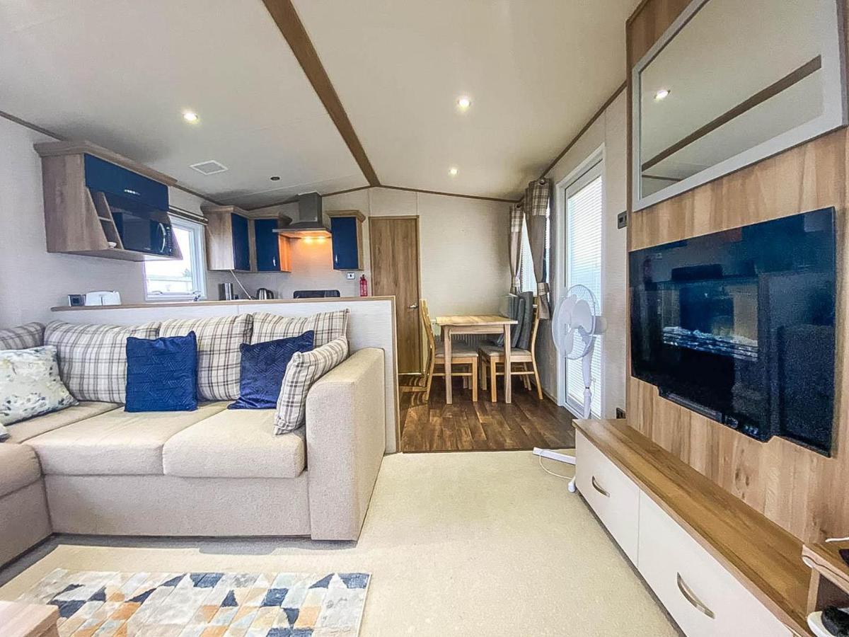 Lovely 6 Berth Caravan With Decking And Wifi In Kent, Ref 47017C Hotel Whitstable Eksteriør billede