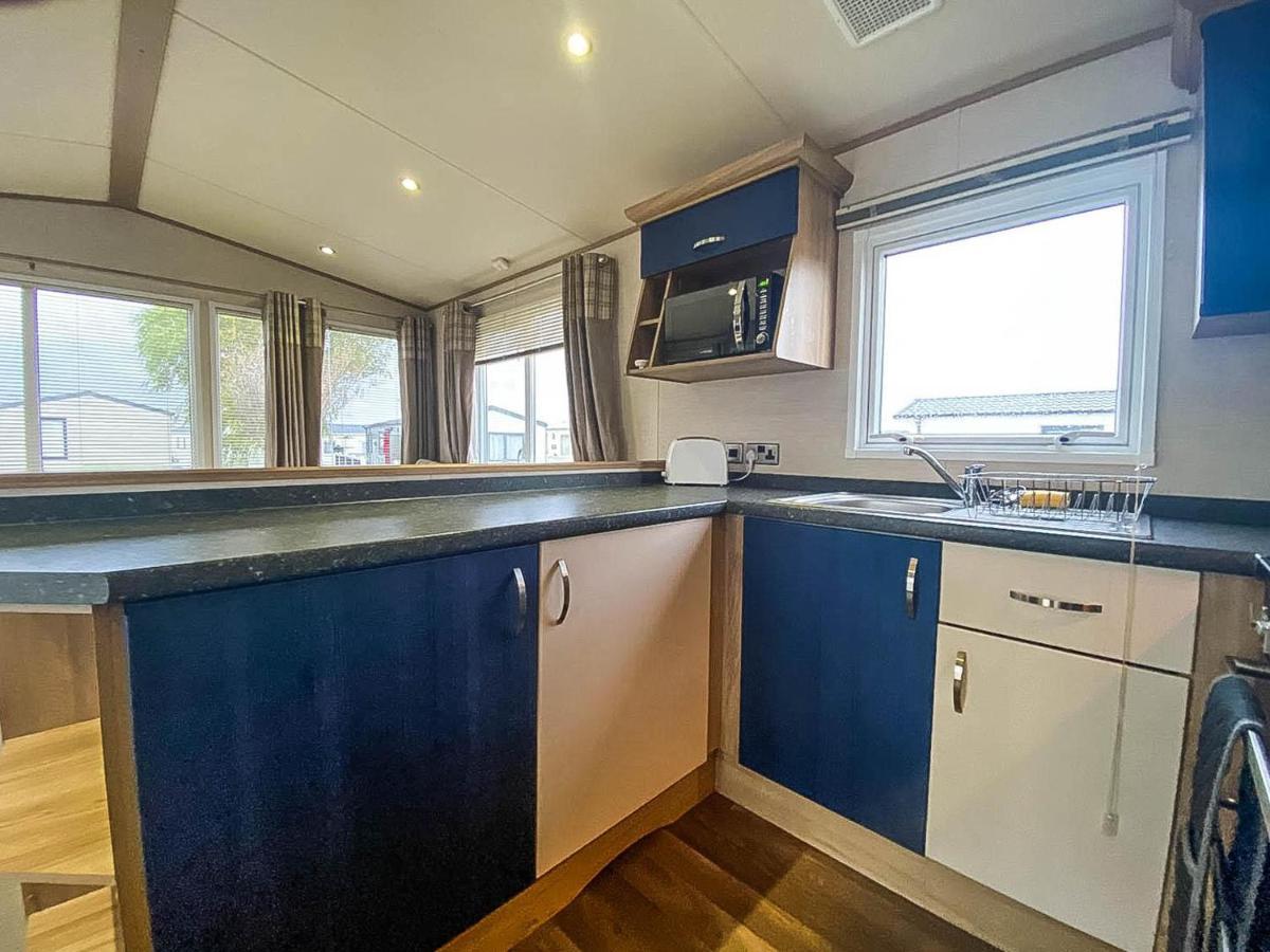 Lovely 6 Berth Caravan With Decking And Wifi In Kent, Ref 47017C Hotel Whitstable Eksteriør billede