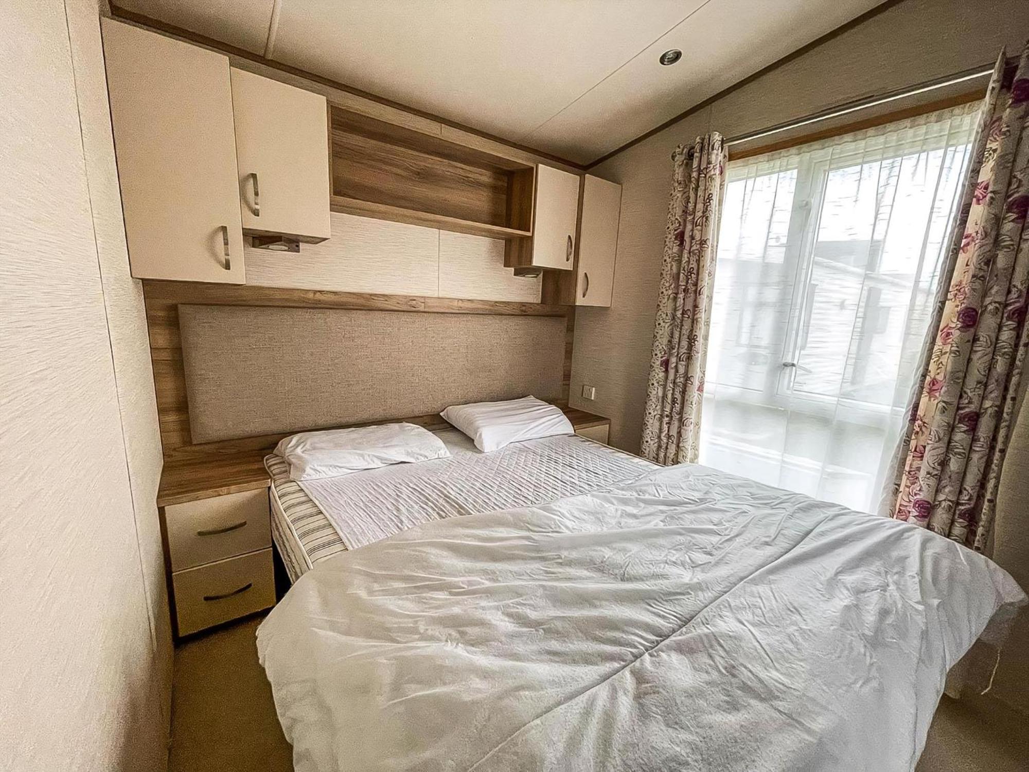 Lovely 6 Berth Caravan With Decking And Wifi In Kent, Ref 47017C Hotel Whitstable Eksteriør billede